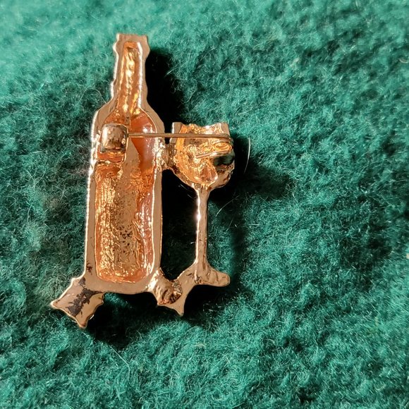 Drink Cocktail Wine Glass Bottle Red Gold Rhinestones Crystals Gems Broach Pin - Picture 4 of 4